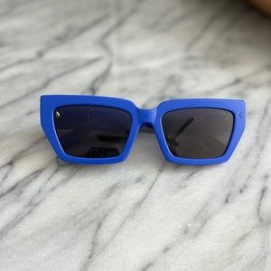 Dezi Switch | Women’s Sunglasses | Cobalt / Dark Smoke